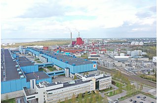 Przedstawiciele Stora Enso wmurowali kamień węgielny pod budowę nowej linii produkcyjnej w zakładach w Oulu