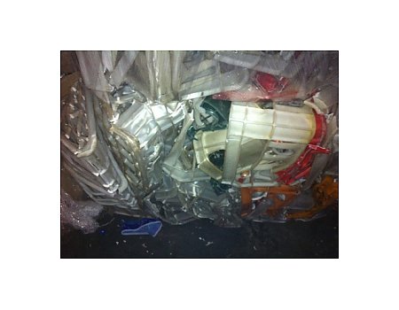Odpad HDPE/PP skrzynki mix